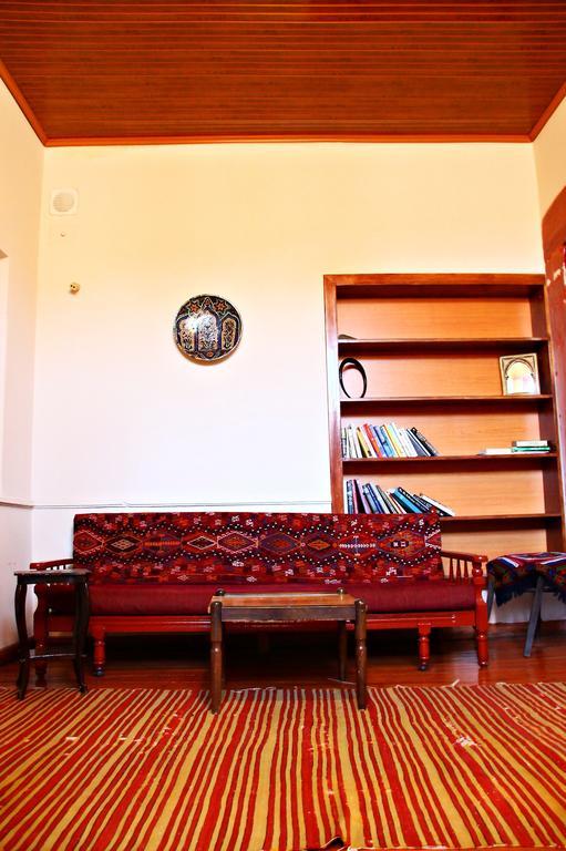 ברגאמה Odyssey Guest House מראה חיצוני תמונה